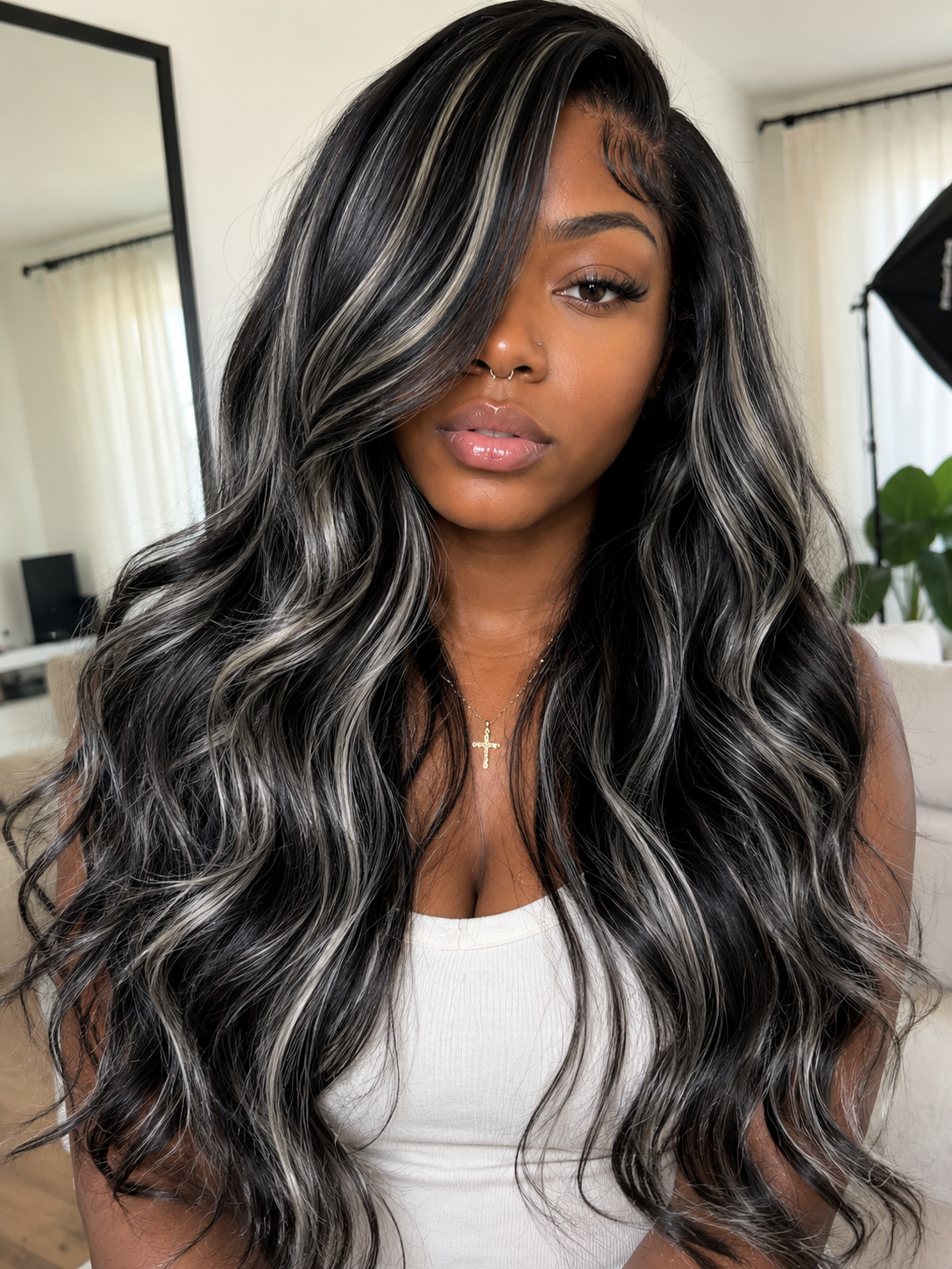 #P1B/Silver Highlighted Black Straight Weave Extensions