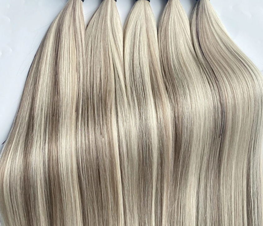 #P8/18/60 Highlighted Blonde Straight Weave Extensions