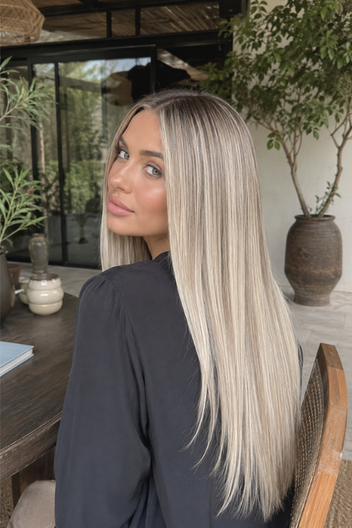 #P18/60 Highlighted Blonde Straight Weave Extensions